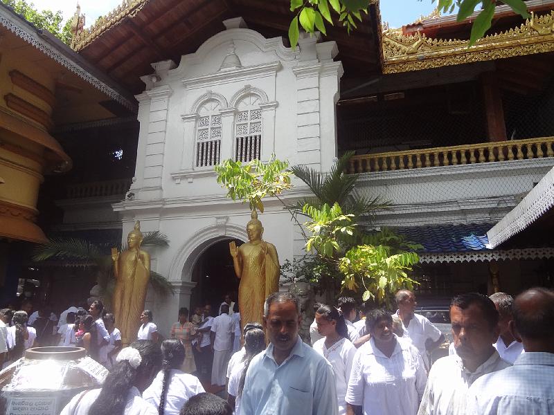 DSC03072.JPG - Sep 8-12, 2014 寺廟Kotte Raja Maha Viharaya (斯里蘭卡，可倫坡) [Kotte Raja Maha Viharaya, Colombo, Sri Lanka]-43